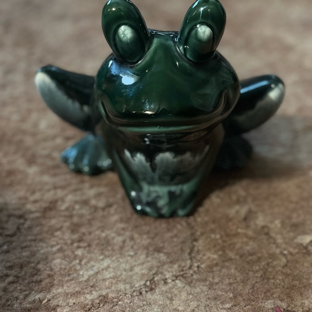 Vintage Hull Pottery Frog Planter F70 Green Drip
Glaze USA Marked Big Eyed 6" H
